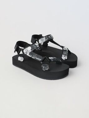 NWT Zara size 12.5 little girl silver sequin sandals